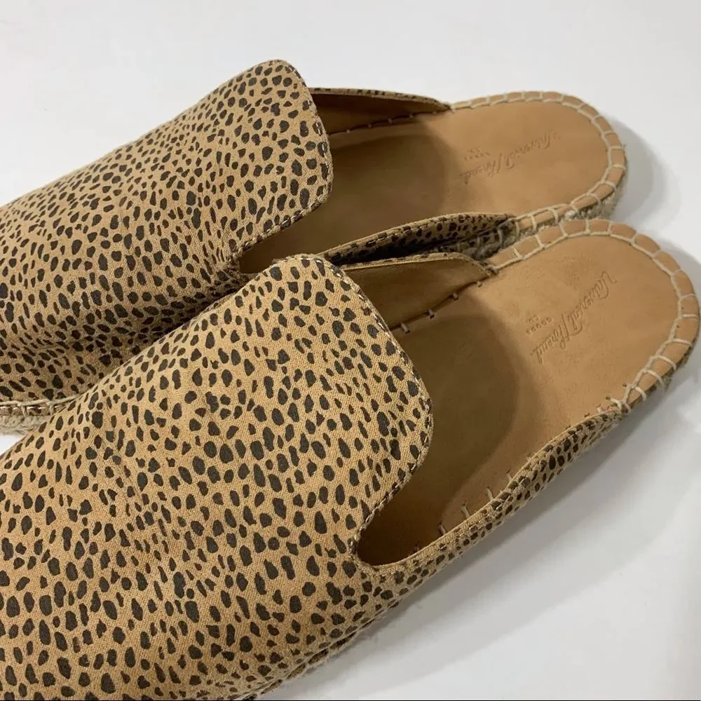 EUC‎ Universal Thread Animal Print Espadrille Mules